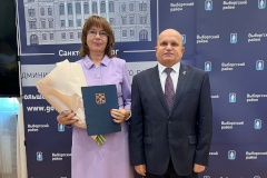 Глава района на аппаратном совещании поздравил с профессиональным праздником работников строительной отрасли