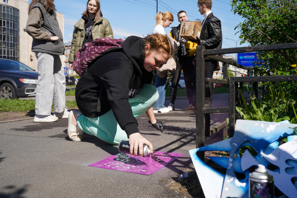 Молодежь Петербурга продолжает бороться с рекламой психоактивов