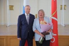 Сотрудники социальной сферы Петродворцового района отмечены наградами Губернатора Санкт‑Петербурга и Правительства города