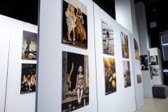 В арт-пространстве "ОКНА" проходит фотовыставка "Семья и дети" проекта Russian Photo Awards 2024