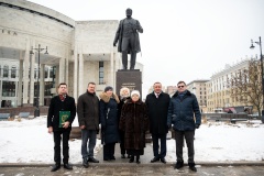 У здания Российской национальной библиотеки состоялось торжественное возложение цветов к памятнику А.Ф. Кони