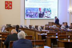 Александр Беглов: Срок назначения мер социальной поддержки в Адмиралтейском районе сократился почти в четыре раза благодаря цифровизации