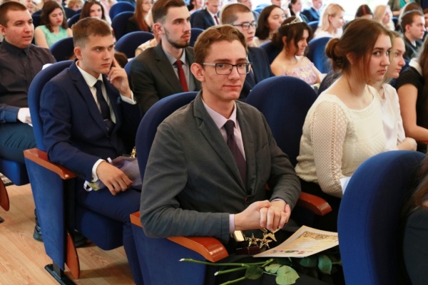 В Кировском районе – 17 «стобалльников» ЕГЭ