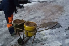 С начала декабря во дворах Центрального района использовано 11 тонн противогололедных средств
