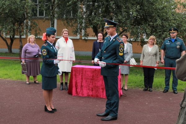 «Полосу препятствий» открыли в 493 школе Кировского района