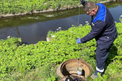 Летом 2023 года экологи Водоканала совершили более 70 выездов для предотвращения загрязнения водоемов и ликвидации неприятных запахов