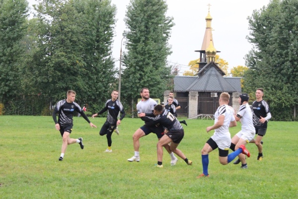 На стадионе «Шторм» состоялся Открытый турнир Кировского района по регби среди молодёжных команд