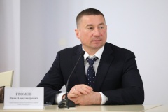 Коллективу администрации Калининского района представили нового главу