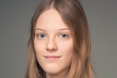 Кобычева Анна, выпускница 11 «Б» класса школы №605 с углубленным изучением немецкого языка, получила высший балл на ЕГЭ по русскому языку