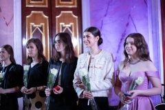 В Георгиевском зале Михайловского замка наградили лучших выпускников Центрального района