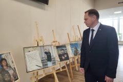 В Курортном районе открылась выставка «Жены Героев»