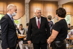 Вице-губернатор Олег Эргашев и начальник УСП Алексей Барабанщиков в День знаний посетили лицей № 623 имени И.А.Павлова