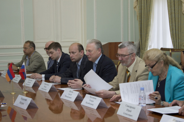 Встреча вузов Еревана и Санкт‑Петербурга 04.07.2013