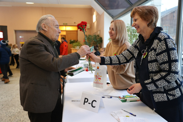 В Петродворцовом районе чествуют жителей непокоренного города