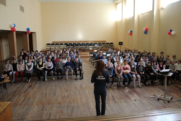 Открытый урок безопасности в школе № 333 Невского района