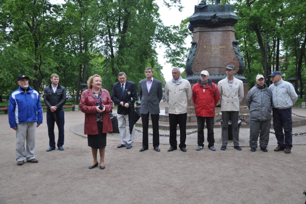 Церемония открытия  морской гонки парусных яхт «Кубок 100 миль - 2015» на призы Морского Совета  при Правительстве Санкт‑Петербурга прошла в Петровском парке 