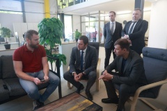 В Петербурге водители такси могут арендовать машину на несколько часов