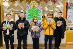 Внуки по переписке: ученики подарили тепло одиноким бабушкам и дедушкам