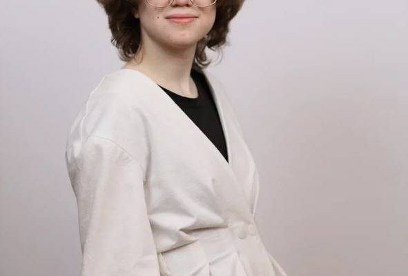 Теплова Наталия, выпускница 11 «Б» класса школы № 110 Выборгского района получила высший балл на ЕГЭ по литературе!