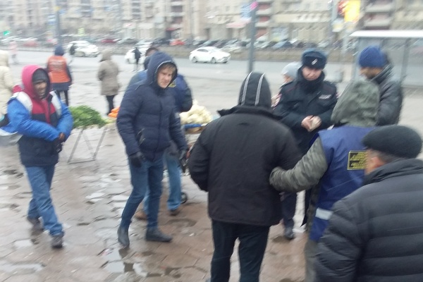 Разыскиваемого нарушителя задержали во время рейда по пресечению несанкционированной торговли