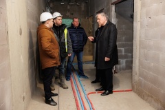 Глава Петродворцового района побывал на стройплощадке нового детского сада