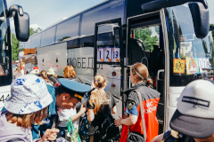 Сегодня Петербург встретил 400 школьников из Мариуполя