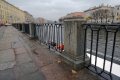 «Мостотрест» восстановил перильное ограждение набережной реки Фонтанки, сбитое во время ДТП
