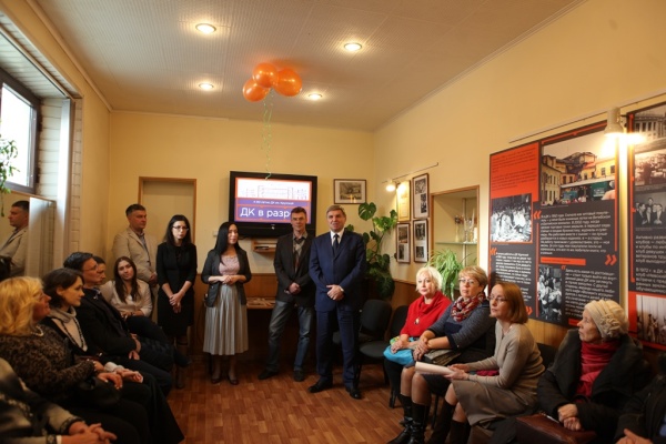 В Невском районе состоялось открытие выставки «ДК в разрезе»