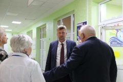 Временно исполняющий обязанности главы администрации Центрального района Максим Романцов с рабочим объездом посетил поликлинику № 37 Центрального района