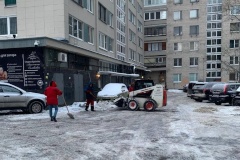 Качество уборки проверили в кварталах на улице Ленсовета