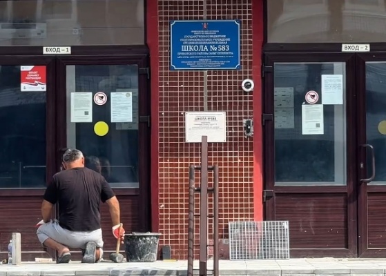 Глава администрации Приморского района Богдан Заставный проверил готовность образовательных учреждений к 1 сентября