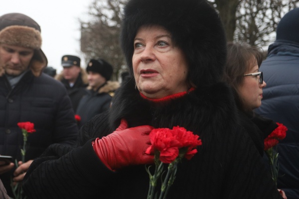 Торжественно-траурная церемония на Пискаревском кладбище посвященная полному снятию блокады Ленинграда