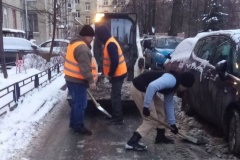Управляющие компании убирают район