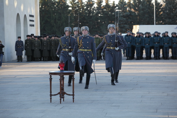 Зажжения Вечного огня на Пискарёвский мемориал