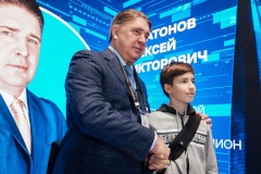 Спортивный Петербург - на выставке «Россия»: от звезд льда до чемпионов единоборств