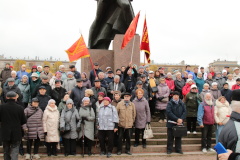 На Комсомольской площади в день 107-летия Всесоюзного Ленинского Коммунистического Союза молодежи встретились комсомольцы разных поколений