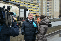 Представителей городских СМИ познакомили с особенностями работ по уборке улиц в условиях теплой зимы