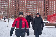 Заместитель главы проверила качество уборки в одном из кварталов в северной части района
