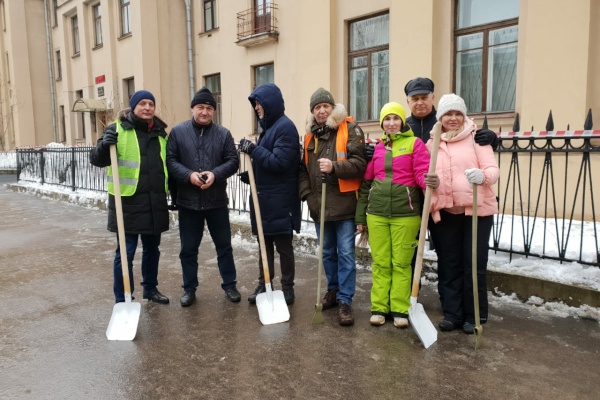 Комитет по культуре Санкт‑Петербурга и учреждения культуры вышли на борьбу со снегом и льдом