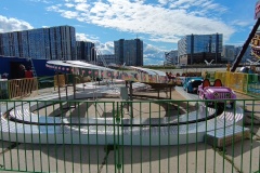 В парке аттракционов на площади Беллинсгаузена появился новый аттракцион