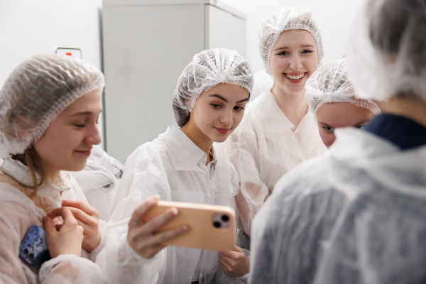 Школьники продолжают знакомство с ведущими предприятиями Петродворцового района