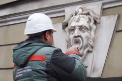 Маскароны на Римского-Корсакова, 37 расчищены, в полицию направлено заявление о преступлении   
