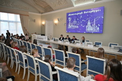 В Комитете по градостроительству и архитектуре наградили юных художников