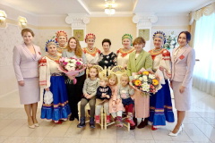 Сегодня сотрудниками Отдела ЗАГС Курортного района совместно с коллегами из Муниципального образования «Город Сестрорецк» был организован и проведён праздник, посвящённый Дню матери