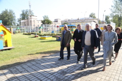 Георгий Полтавченко посетил новый детский сад на Канонерском острове
