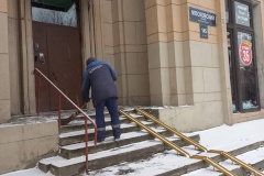 С раннего утра Московский район очищают от снега