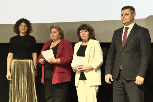 Лучшим педагогам Петроградского района присудили профессиональные награды на «Ленфильме»