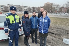 Во Фрунзенском районе прошла ежегодная акция «Цветы для автоледи», приуроченная к Международному женскому дню