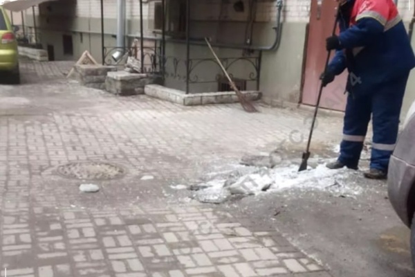 ГАТИ проверила, как убрали дворы с наступлением весны