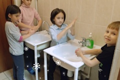 В социальной гостинице для несовершеннолетних Центра социальной помощи семье и детям Центрального района прошло занятие «Всемирный день чистых рук»